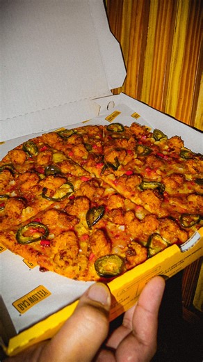 Smooth flips & spicy hits with the #ChickenJalapeñoPizza 🌶️🍕 | Yellow Cab Pizza Co.