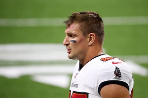 Rob Gronkowski Scooped Up A $7 Million New York Home Right Near Tom Brady (PICS)