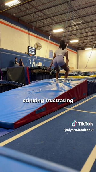 As a Type A, GETS THINGS DONE kinda girl, not being able to do my Back Handspring yet is so damn frusturating 😭😭 @Oner Active #gymshark66 #Gymshark #gymsharkwomen #strongnotskinny #backhandspring #backhandspringdrills #acro #acrobatics #pickering