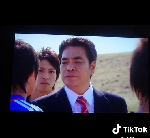 桜中学サッカー部の未来を切り開く関口コーチ