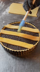 Így készül: ezúttal a meggyes-mákos pite készítésének műhelytitkaiba avatunk be Benneteket. 🙂 | Folly Arborétum és Borászat