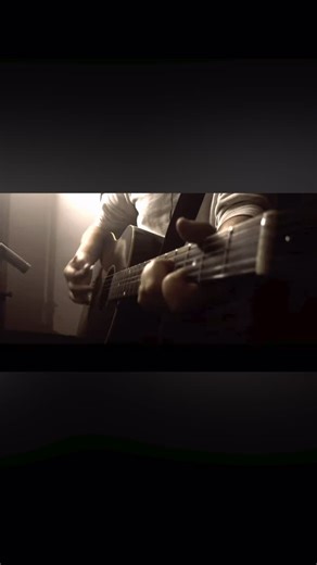 Streets of Minneapolis è la canzone composta e pubblicata di getto da Bruce Springsteen in risposta agli assassini di Reneé Good e Alex Pretti a opera degli uomini mascherati dell’Ice. Un’opera di uno dei più grandi artisti della storia contemporanea americana. Springsteen da sempre è schierato sul fronte democratico, grande amico di Barack Obama. Che si spenda in un frangente del genere - mentre gli Stati Uniti si infiammano in una lotta politica che tracima in confronto ideologico e quasi antr