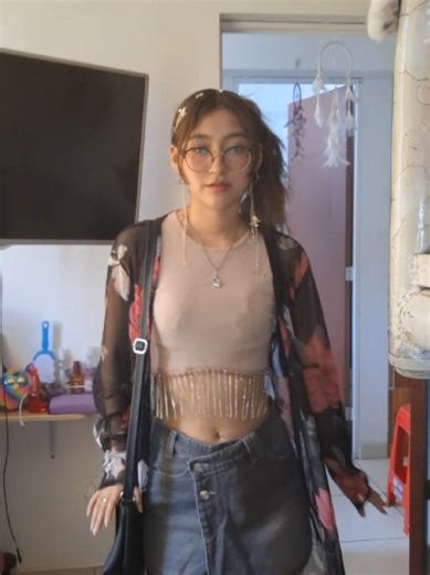 Una tontería no poder usar falda si sales sola 🗿, confirmen chicas. Ig: leslie.antuanet ✨️ . . . #salirsola #faldas #comfylook #forgirls #parachicas