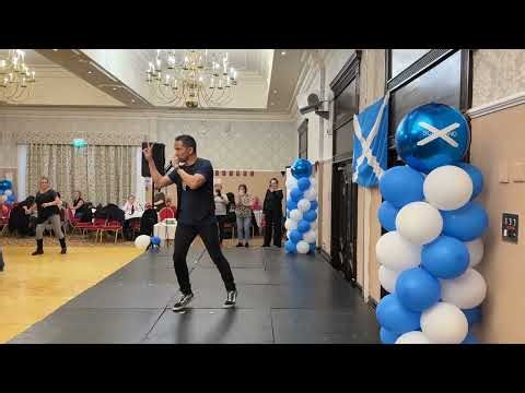 Get On a Buzz Line Dance by Fiona Murray & Roy Hadisubroto @ 2025 Strictly 19