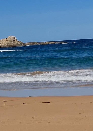 The sound of waves and the rhythm of the ocean activate the parasympathetic nervous system — reducing stress and promoting calm. This sea is at Malua on the south coast of Australia. Grateful we were able to share this spot with family 💞 | Patricia Morrison