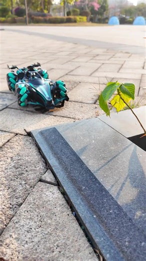 Recomiendo encarecidamente este competitivo coche de carreras con control remoto, que tiene un fuerte rendimiento y control, y el control de dos modos es divertido y potente. #ventaquincenal #Juguete #Coche de carreras #Juguetes eléctricos #Coche de carreras con control remoto