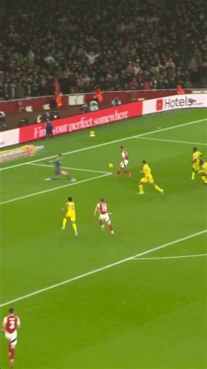 GABRIEL JESUS WITH A CHEEKY CHIP!