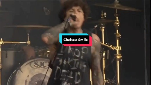 Membalas @muckseen_ BMTH - Chelsea Smile #bringmethehorizon #bmth #live #chelseasmile #oliversykes