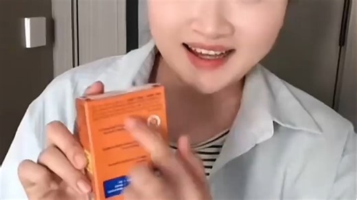 AD滴剂选滴卓思ADDdrops，成分纯净易吸收，宝宝不闹腾，妈妈更安心。日常补充维生素AD，助力成长每一步。