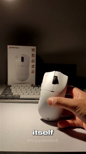 Adding a mouse to my new gaming setup in my room - Fantech Tanto E
