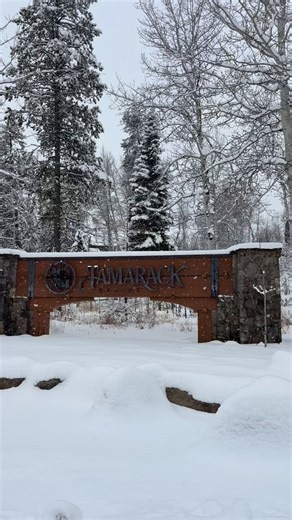 We got our christmas wish❄️ With all this fresh snow, Discovery Chair, Tamarack Express, and Summit Express will be open Monday, December 22nd from 9AM-4PM🏔️ Limited terrain for now but we are stoked to see you all for first chair in the morning🎿 Early season conditions exist, use caution and watch for unmarked hazards. 🌨️ Learn more about open terrain and get your tickets at the link in bio! | Tamarack Resort