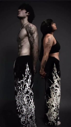 Victoria - Flex Hex Girl 🖤🎸 on Instagram: "strength doesn’t look one way. @warchive_official CODES STARR10 | FLEXHEX"