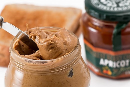 Safe Peanut Butter for Dogs: We Vet 28 Brands for Xylitol (Aldi, Jif, Skippy)