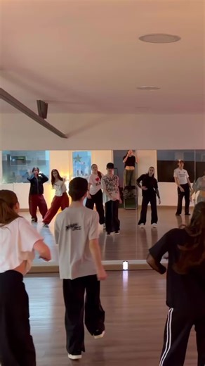 Commercial Dance Class Highlights with Talented Instructors