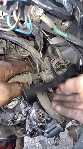 3.2K views · 46 reactions | How to open the oil seal on the magnetic part of a Honda Vario 110 CC automatic motorbike | Aeon | Facebook