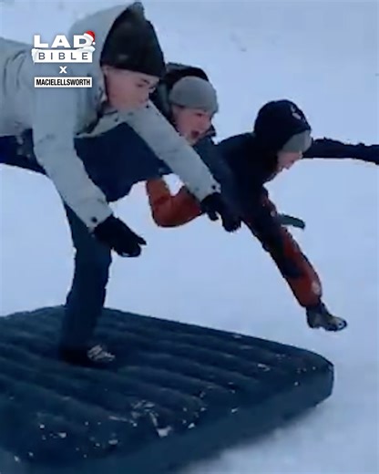 Can't think of another way to use a mattress 🤷‍♂️ #snow #holidays #christmas | LADbible