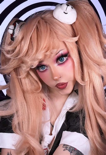 I miss cosplaying from danganronpa #danganronpa #junkoenoshima #junko #danganronpacosplay #cosplay