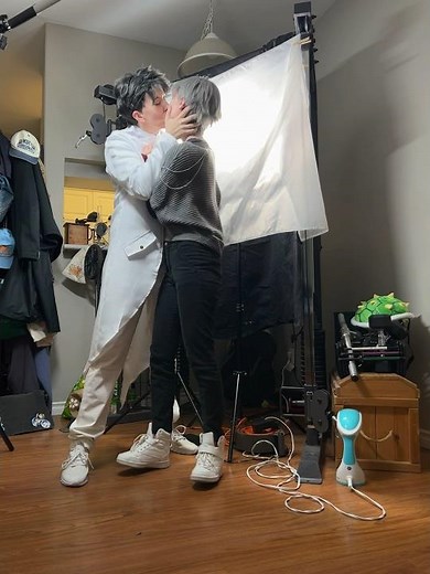 We filmed the Ivantill kiss scene from alien stage 😊