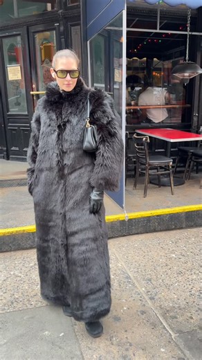 Editorialist: Luxury Styling & Outfit Ideas on Instagram: "We took to the streets of SoHo to put The Outfit Index to the test—spotting a standout look and turning it into a fully shoppable edit in real time. From a single photo, The Outfit Index identifies the pieces behind the outfit you love and brings the look to life—no app hopping required. If it’s on your feed, it’s within reach. See a look. Send it to us. Watch The Outfit Index do the rest. Comment “UNLOCK” to get started. How it works: 1