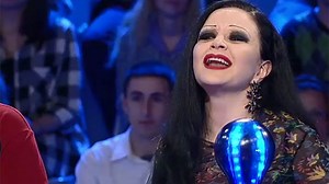 Alaska se deja llevar con 'Devuélveme la vida'