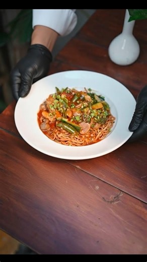 Treebeard’s The Bistro Bar on Instagram: "Crispy on the bottom, saucy on top 🤤🔥 Pan Fried Noodles done the Threebeard’s The Bistro way one bite & you’re hooked! 🍜✨ 🏷️Tag your foodie friends and plan your cozy December night with us! 📍 Threebeard’s The Bistro Bar, Amravati 📩 DM for table bookings #foodie #amravatikar #noodlelovers #treebeardsbistro"