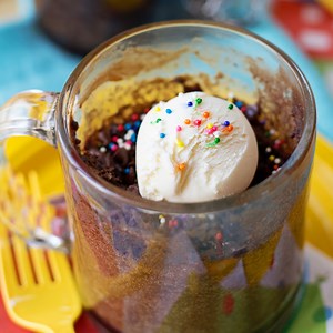 1 Minute Chocolate Mug Cakes (microwave version)