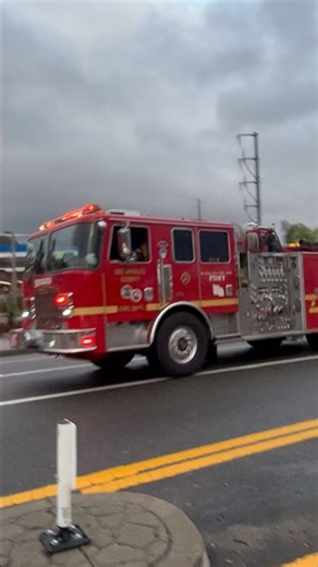 *AIR-HORN* LACoFD Engine 107 Responding Code 3