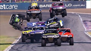 713K views · 11K reactions | Verdaderamente, este campeonato australiano de Stadium Super Trucks es un auténtico espectáculo. Una lástima no tener alguna carrera de esas por aquí. | EVENTOS MOTOR | Facebook