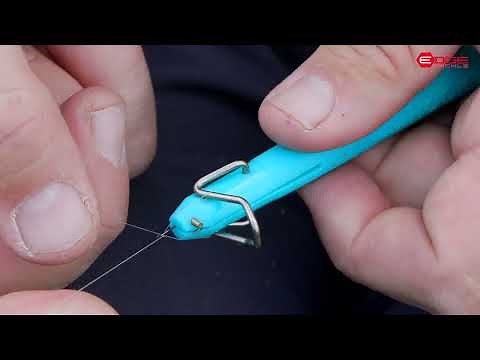 How to tie Spade End hooks with a hook tyer