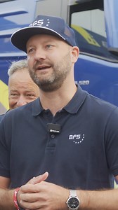 Zum 30-jährigen Jubiläum hat sich BFS Business Fleet Services GmbH entschieden, ein starkes Zeichen für Solidarität zu setzen: 3.000 Euro spendete das Unternehmen an den Hilfsfonds Fahrer helfen Fahrern e.V. 😍 Die Spende wurde im Rahmen des Int. ADAC Truck-Grand-Prix am Nürburgring übergeben – ein klares Bekenntnis zur Verantwortung für die Menschen hinter dem Steuer. Denn wenn Fahrer in Not geraten, zählt schnelle und unbürokratische Hilfe. Danke, BFS, für die Unterstützung! 🚚 Lest hier alles