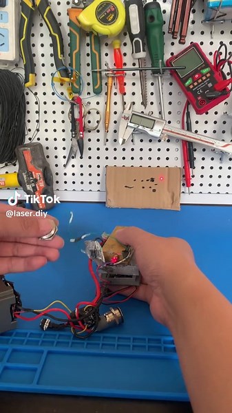Self-made laser ignition toy