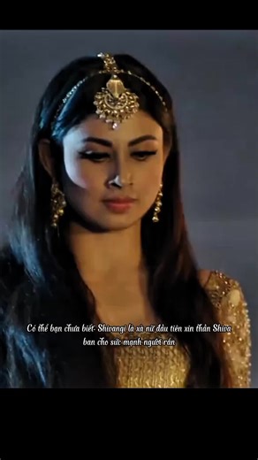 Bả còn được quyền nguyền rủa viên ngọc rắn! #naagin2#edit#shivangi#selinevosalina#fyp
