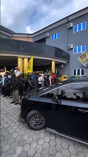 Davido’s Powerful Entry in Ede, Osun state