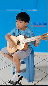 "El apoyo lo es todo al aprender un instrumento. Los maestros guiamos con paciencia, y los papás motivan con ánimo y reconocimiento. Cuando un niño se siente acompañado, disfruta más la música y avanza con confianza. ¡Sigamos alentando su talento!" 👍😃🎵🎼🎹 | Taller Musical - Hermusic