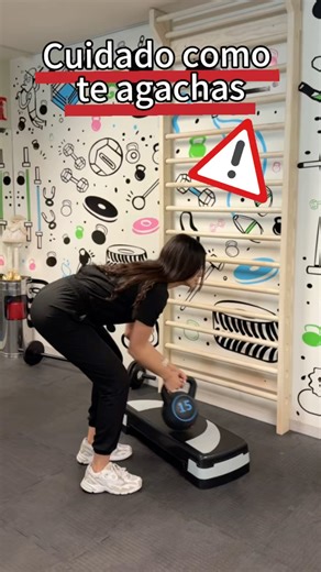 ⚠️Be very careful how you bend over⚠️ Here I'll show you how to do it correctly #physiotherapy