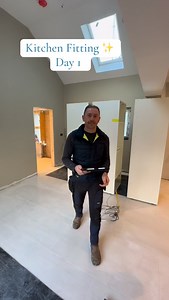 2.5K views · 598 reactions | Kitchen Fitting ✨ Day 1 #kitchen #fitting #home #renovation #joiner | Davis Interiors | Facebook