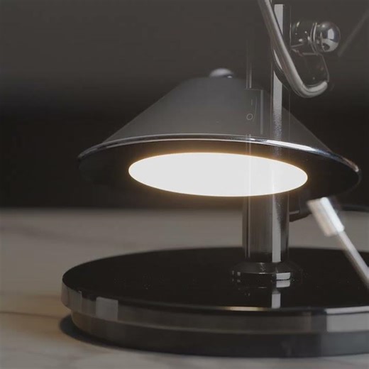 Adjustable Black Office Task Lamp – Focused Light, Sleek Productivity