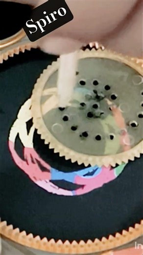 spirograph on scratch note#spirograph #spirodesigns #spirographart #desgins #desigamer