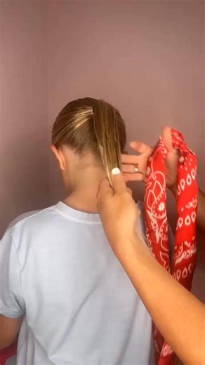 This is an easy and pretty style to try on your it’s quick and works just about any occasion | Audrey's Style Secrets