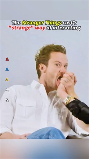 The Stranger Things cast’s “strange” way of interacting.#noahschnapp #JamieCampbellBower