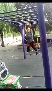 19K views · 614 reactions | An 80-year-old lady does morning exercise like this! | Guangming Daily-光明日报 | Facebook