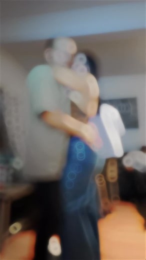 Katherina Urbina on Instagram: "Yo también tengo el video bailando con el amor de mi vida 🖤💛🥂24/2025"