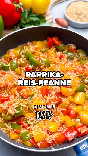 In nur 30 Minuten zaubert man eine leckere, bunte Paprika-Reis-Pfanne. Das vegetarische One-Pot-Gericht ist perfekt für alle, die es schnell und einfach mögen. 🫑🍚 #EinfachTasty #EinfachTastyRezept #PaprikaReisPfanne #ReisPfanne #OnePotGericht #SchnelleKüche | Einfach Tasty