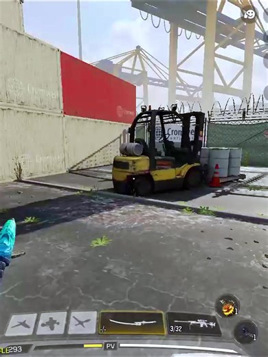 1v1 Shipment Match with the DL Q33 in COD Mobile