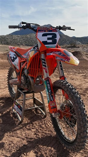 Eli Tomac looking ready on the KTM ahead of the Vancouver World Supercross round. 🎥 Eli Tomac | MX Insider