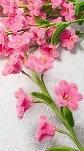 🌸 Creative Vegetable Flower Art .Turning simple vegetables into beautiful flower art 🌱✨ Creativity has no limits—just imagination and a little patience. Nature-inspired craft that looks fresh, unique, and artistic 💚🌸..! #CreativeArt #VegetableArt #DIYCraft #fblifestyle | Crafty Videos