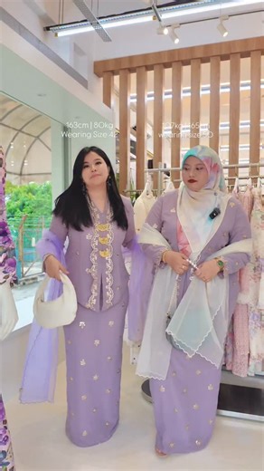 Curva Fabulous on Instagram: "Size issue? Nahh not here gurl! We go all the way up to Size 60 / 9XL ! . . Featuring Seri Fatimah in Dusty Lilac! Size inclusive from XXS to 9XL!"