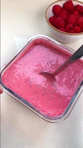 Raspberry Chia Pudding | 5 Ingredients, High Fibre & Easy Meal Prep