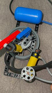 Rotating Pneumatic Crane Base #mechanism #lego #technic #legotechnic #legos #mechanical #educational #engineering #mechanicalengineering #physics #mechanisms #diy #legotechniques #legotechnics | Bricks Master Builders