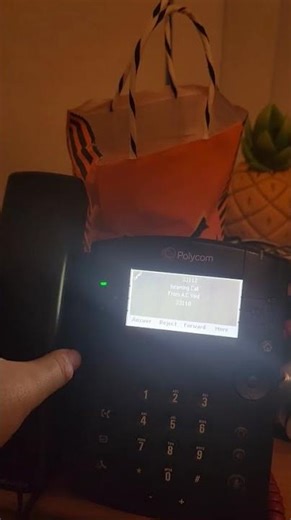 Polycom VVX 300 Phone Ringing.